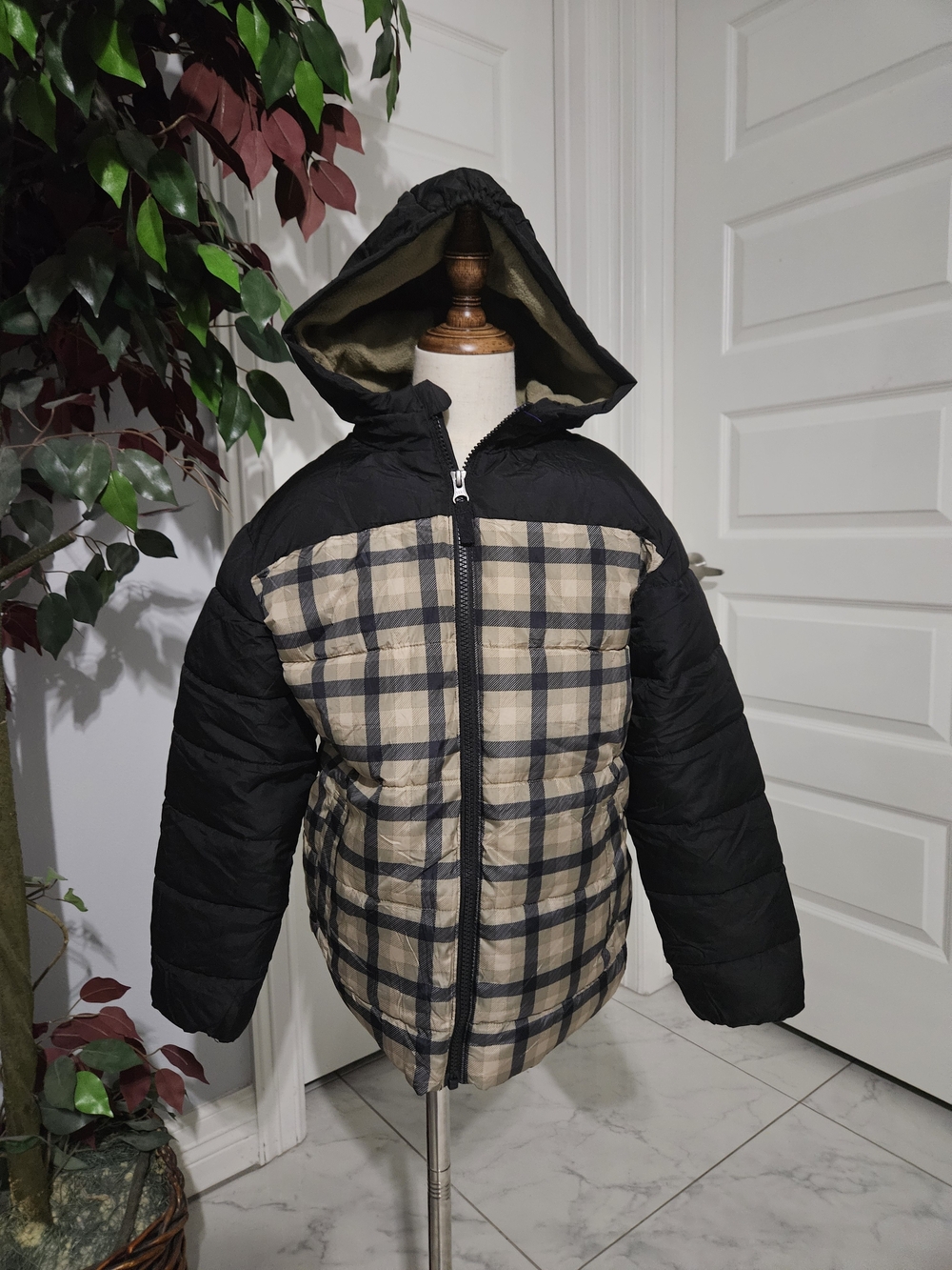 Swiss Tech Black & Beige Plaid Hooded Puffer Jacket